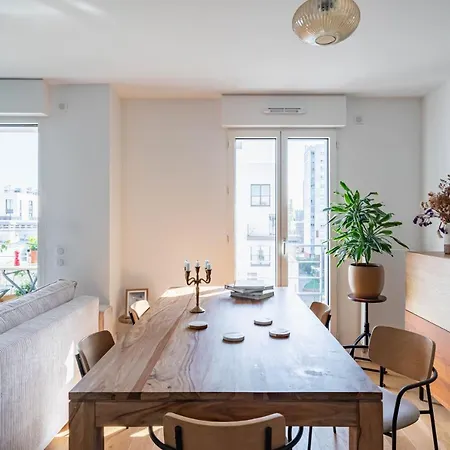 Апартаменты Stunning With Balcony To Visit Paris