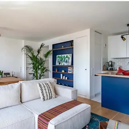 Stunning With Balcony To Visit Paris * Λεβαλουά Περέ